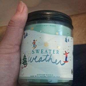 Bath & Body Works Sweater Weather Candle - Green